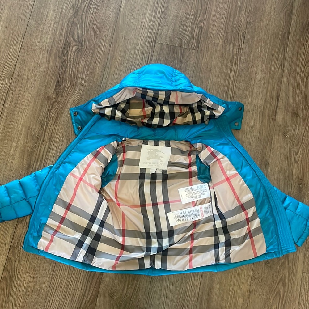 Burberry jacket size 4T